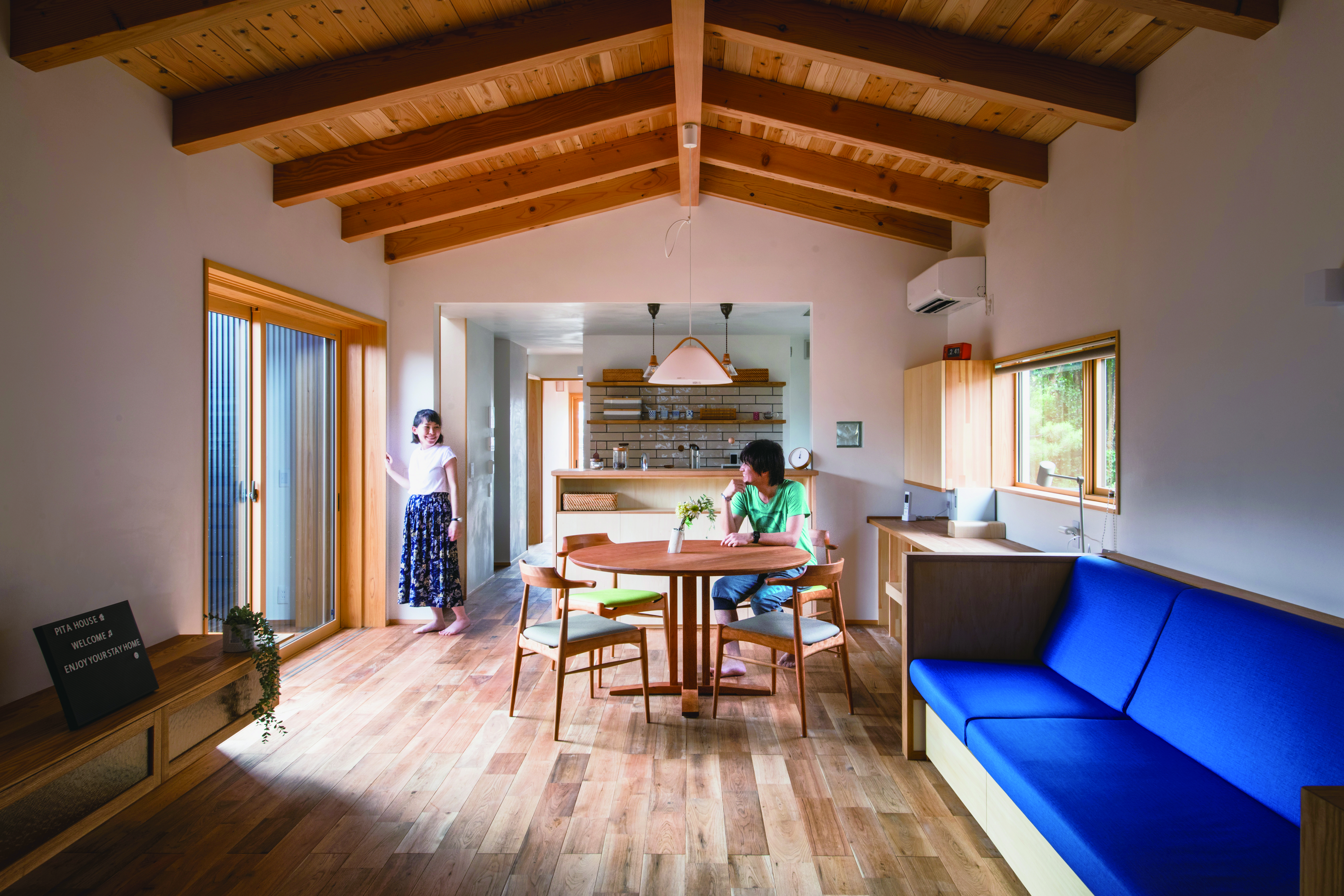 三つの庭、細長い敷地を上手に活かす・・・ 画像