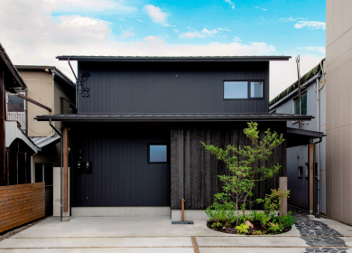 中庭を囲む二世帯住宅 アイキャッチ画像