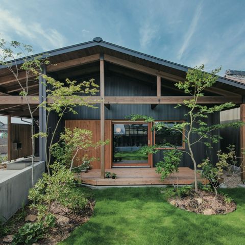 車寄せのある平屋